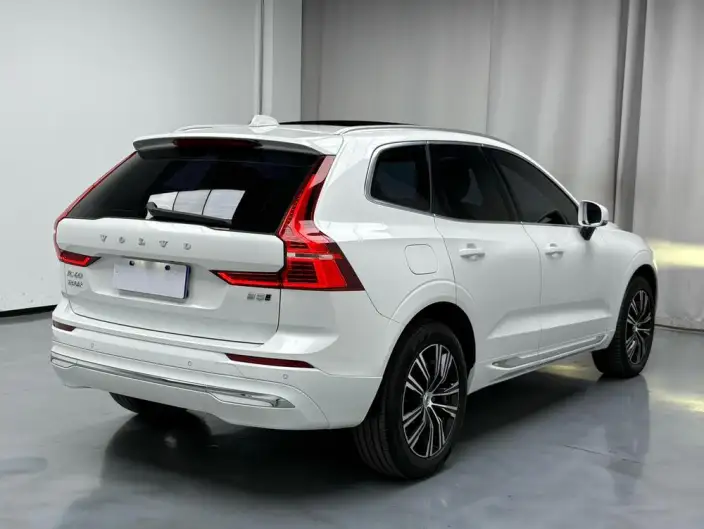 Volvo XC60 2022 Model B5 4WD Smart Range Deluxe Edition – фото 6