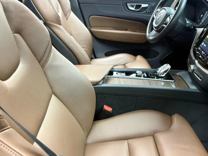 Volvo XC60 2022 Model B5 4WD Smart Range Deluxe Edition – фото 10
