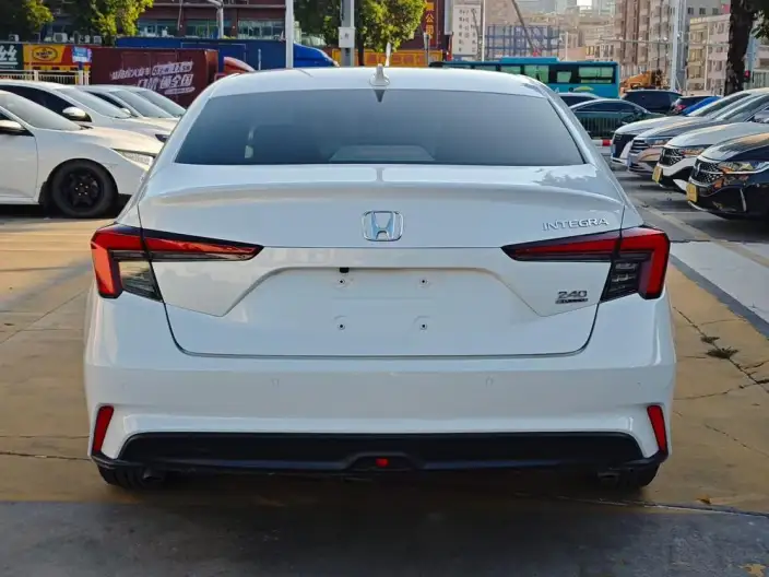 Model Ge 2023 Model 240TURBO CVT Deluxe Edition – фото 4