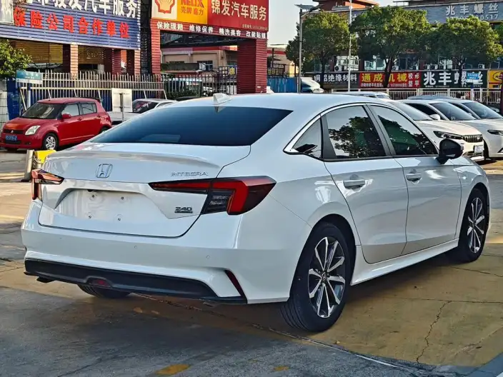 Model Ge 2023 Model 240TURBO CVT Deluxe Edition – фото 5