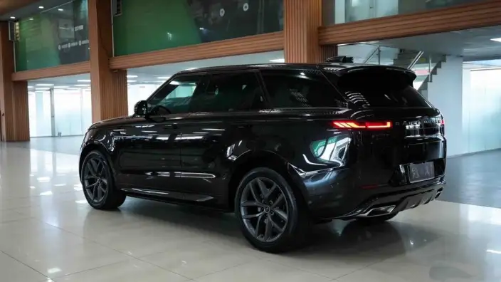 Range Rover Sport 2023 Model 3.0 L6 DYNAMIC HSE