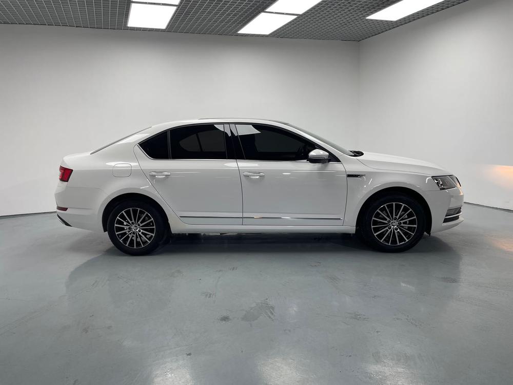 Skoda Octavia 2019 модификация 1.5L Manual Zhixing Deluxe Edition Country VI – фото 8
