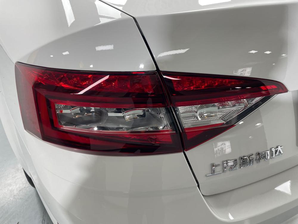Skoda Octavia 2019 модификация 1.5L Manual Zhixing Deluxe Edition Country VI – фото 13