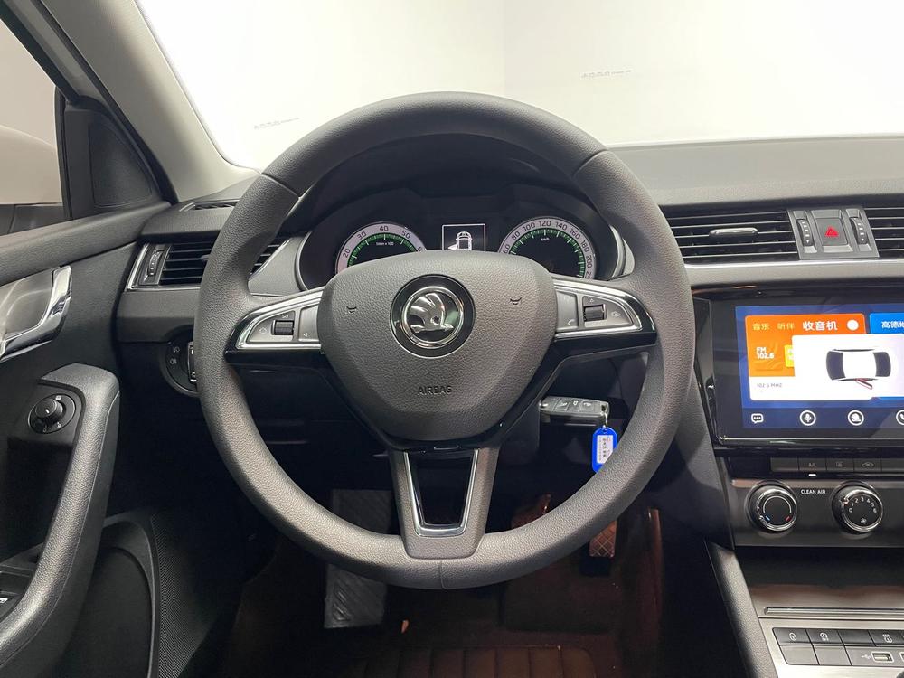 Skoda Octavia 2019 модификация 1.5L Manual Zhixing Deluxe Edition Country VI – фото 16