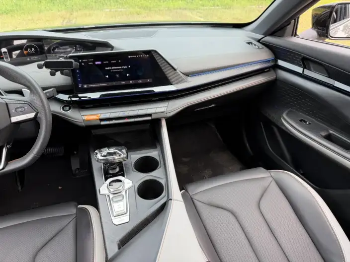 Changan UNI-V 2023 Model 1.5T Exclusive Model – фото 7