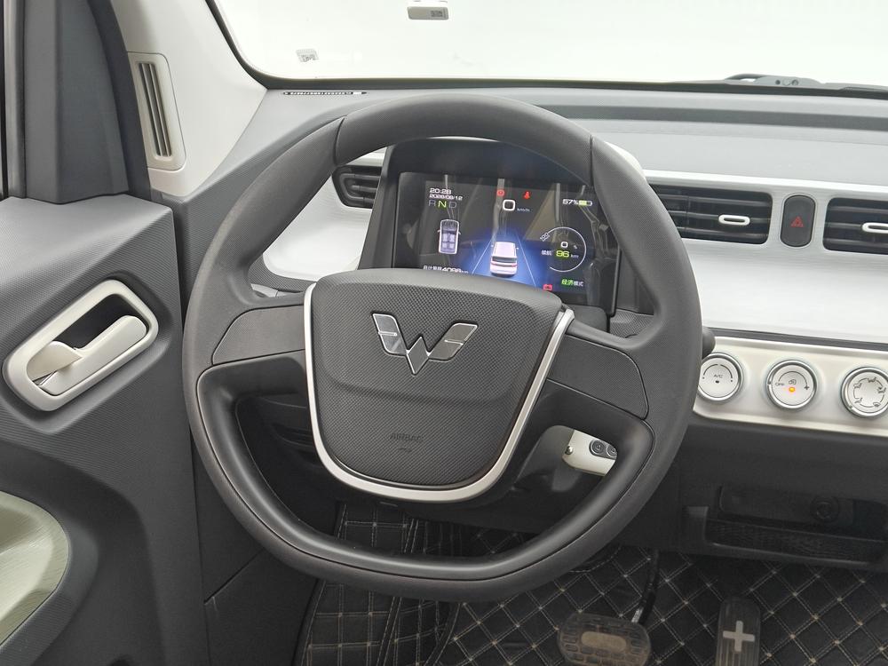 Wuling Hongguang MINIEV 2022 Macaron Premium LFP – фото 16