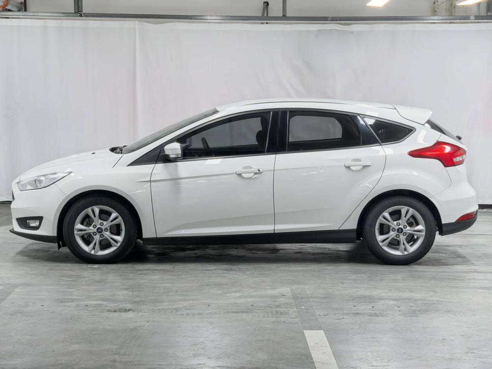 Ford Focus 2017 модификация хэтчбек 1.6L автоматическое Com f ort Zhixing Edition – фото 4