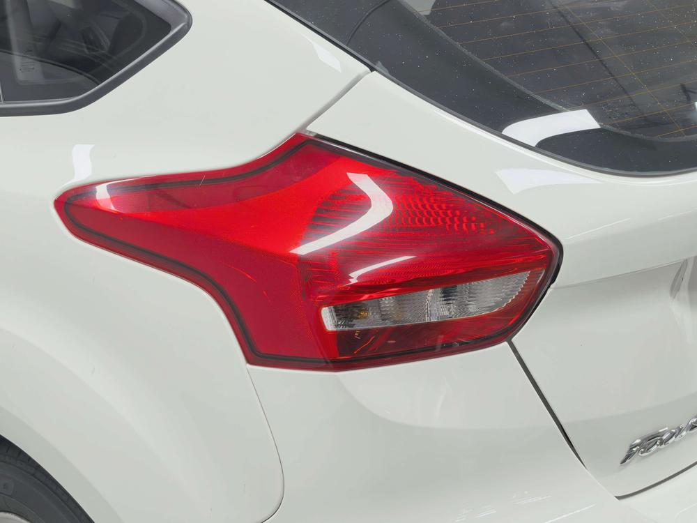 Ford Focus 2017 модификация хэтчбек 1.6L автоматическое Com f ort Zhixing Edition – фото 13
