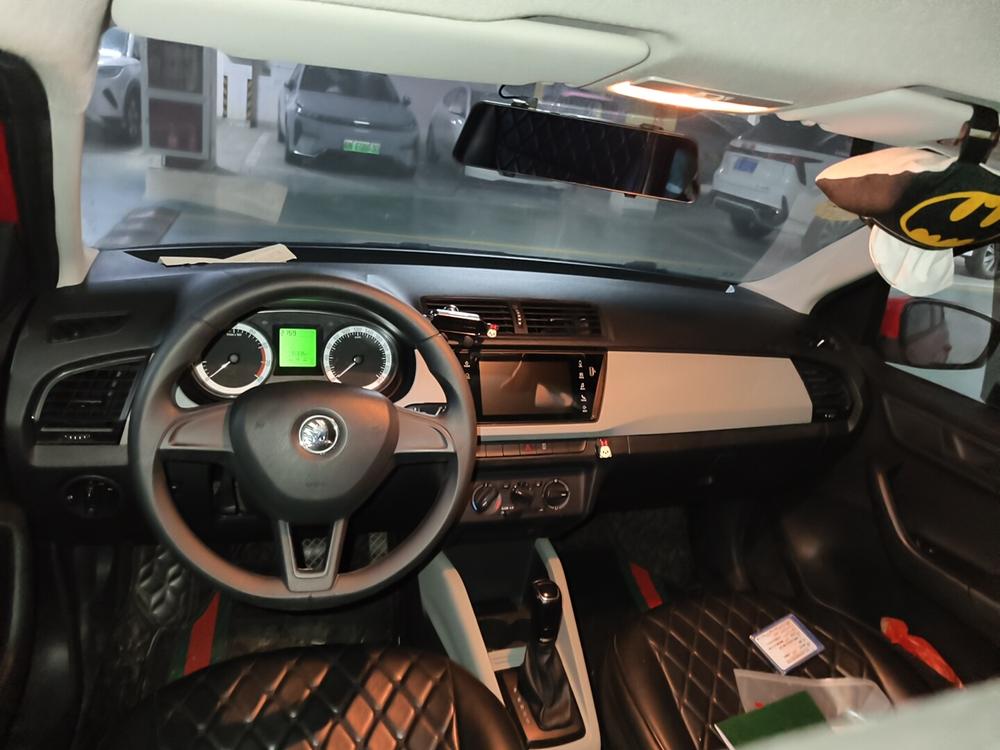 Skoda Fabia 2016 1.4L Automatic Enjoyment – фото 5