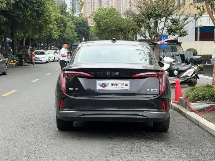 Hongqi E-QM5 2024 Model 610KM PLUS Edition 100kW – фото 5