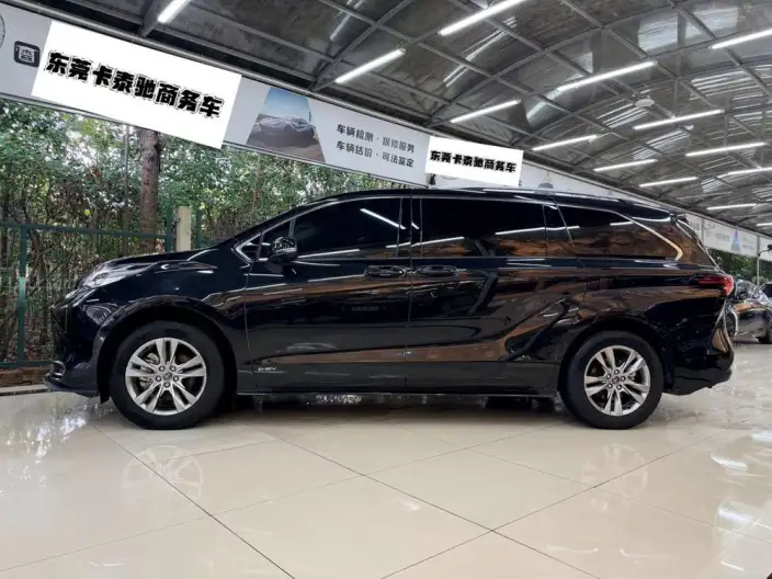 Toyota Sienna 2024 Model Hybrid 2.5L Comfort Edition – фото 2