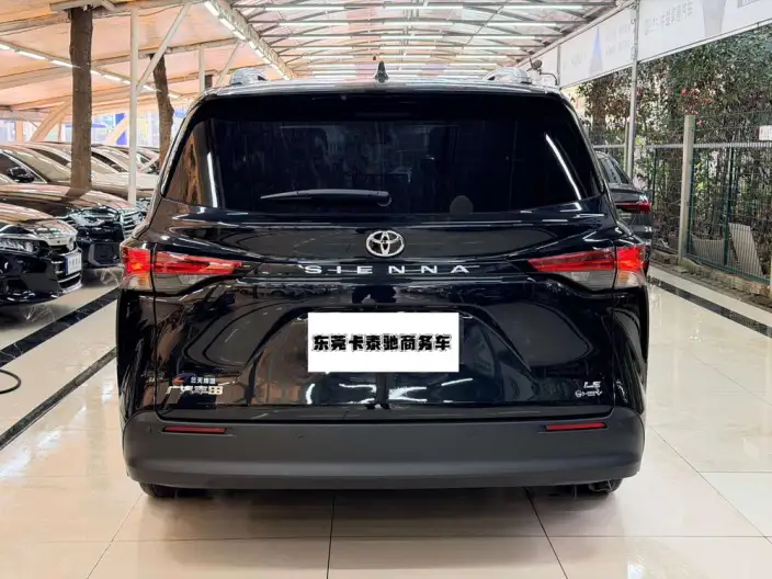 Toyota Sienna 2024 Model Hybrid 2.5L Comfort Edition – фото 3