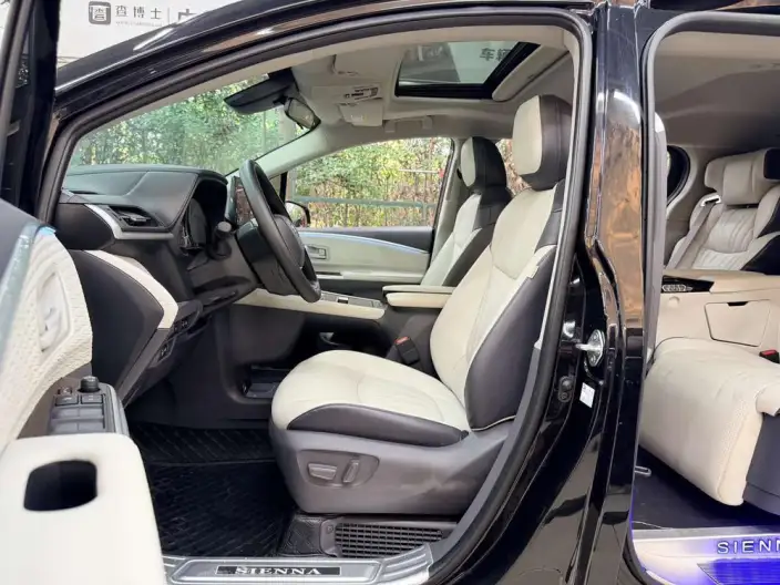 Toyota Sienna 2024 Model Hybrid 2.5L Comfort Edition – фото 7