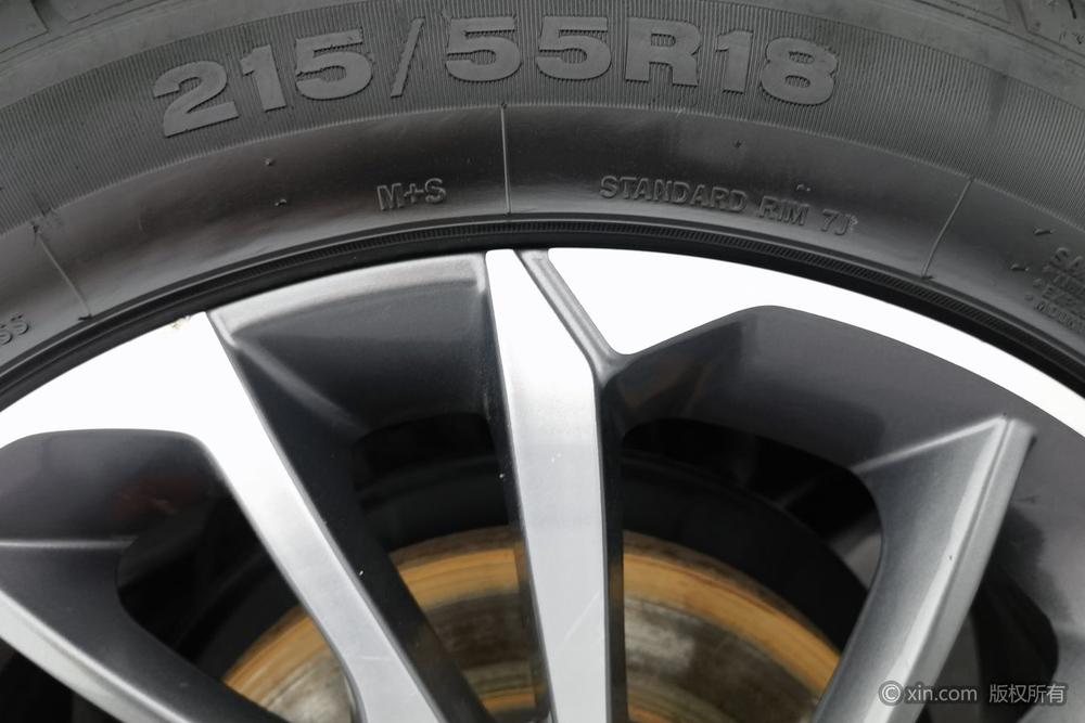 Geely Binyue 2020 модификация PRO 260T DCT Knight – фото 11