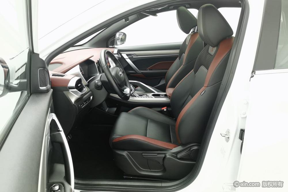 Geely Binyue 2020 модификация PRO 260T DCT Knight – фото 17