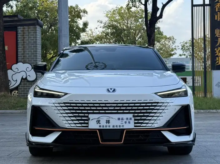 Changan UNI-V 2023 Model 1.5T Sports Edition