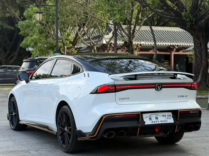 Changan UNI-V 2023 Model 1.5T Sports Edition – фото 5