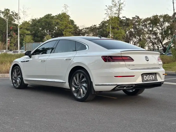 Volkswagen CC 2023 Model 380TSI Eye-catching version – фото 5