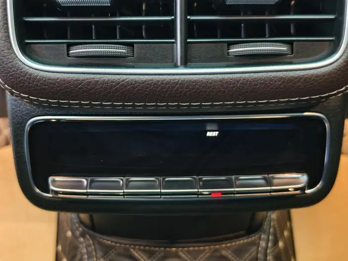 Mercedes-Benz GLE Imported 2022 Model Facelift GLE 450 4MATIC Luxury Model – фото 8