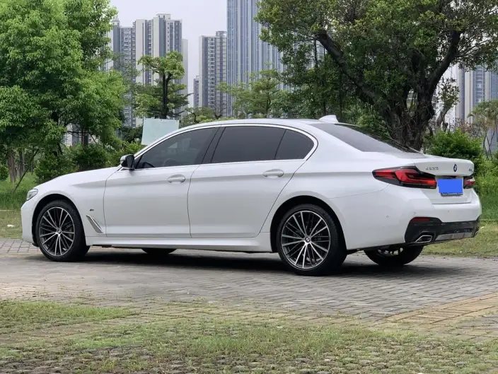 BMW 5 Series 2023 Model 530Li Leading Model M Sports Set – фото 4