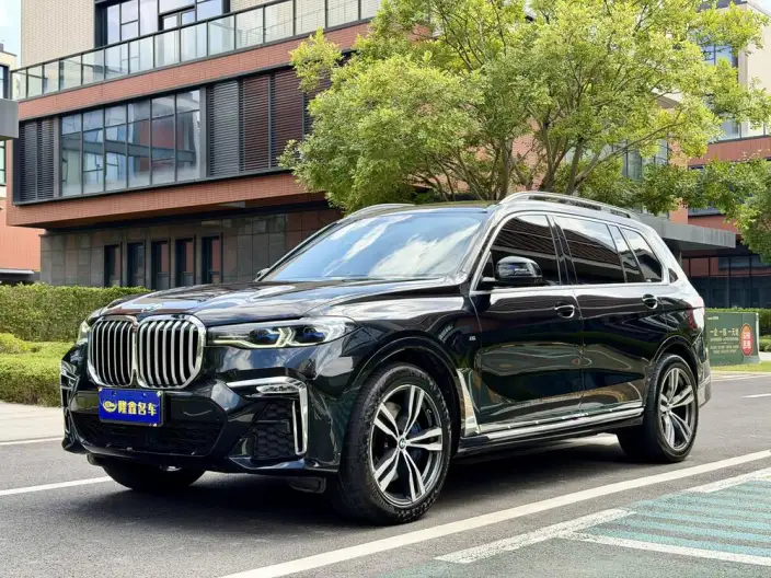 BMW X7 2022 Model xDrive40i Exclusive Model M Sports Set – фото 1