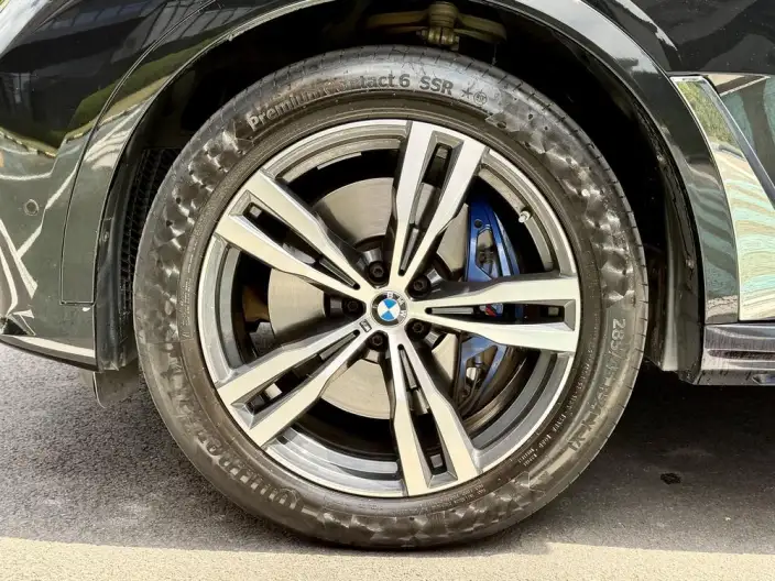 BMW X7 2022 Model xDrive40i Exclusive Model M Sports Set – фото 8