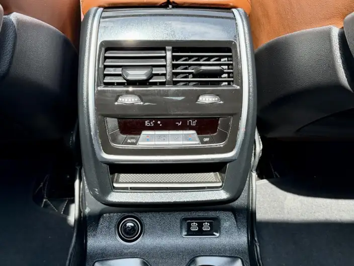BMW X7 2022 Model xDrive40i Exclusive Model M Sports Set – фото 9