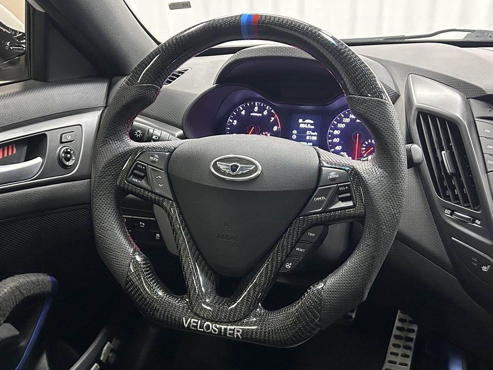 Hyundai Veloster 2015 модификация 1.6T автоматическое Deluxe Edition – фото 16