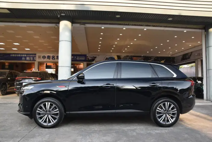 HONGQI HS6 PHEV 2026 Model 240 Smart Hybrid Edition