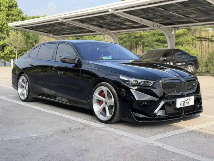 BMW 5 Series 2026 Model 530Li Exclusive Model M Sports Set – фото 3