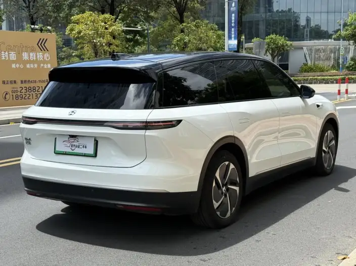 NIO ES8 2023 Model 100kWh – фото 7