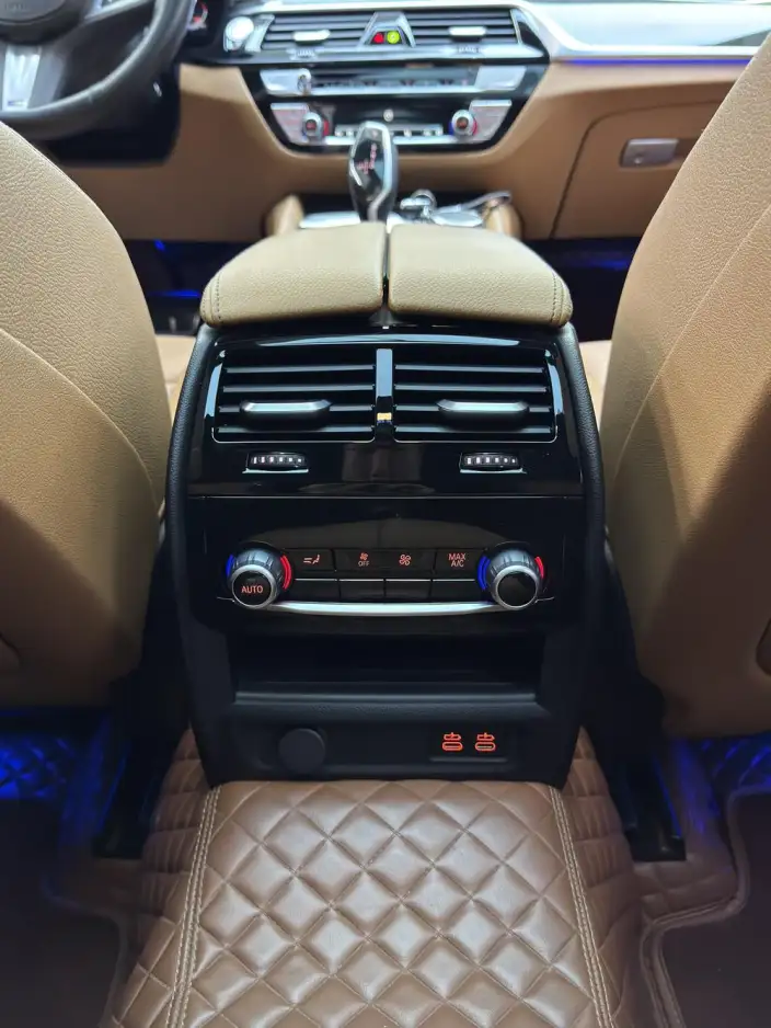 BMW 6 Series GT 2022 Model 630i M Sports Set – фото 9