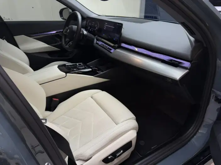 BMW 5 Series Imported 2024 Model 525i M Sports Set – фото 9