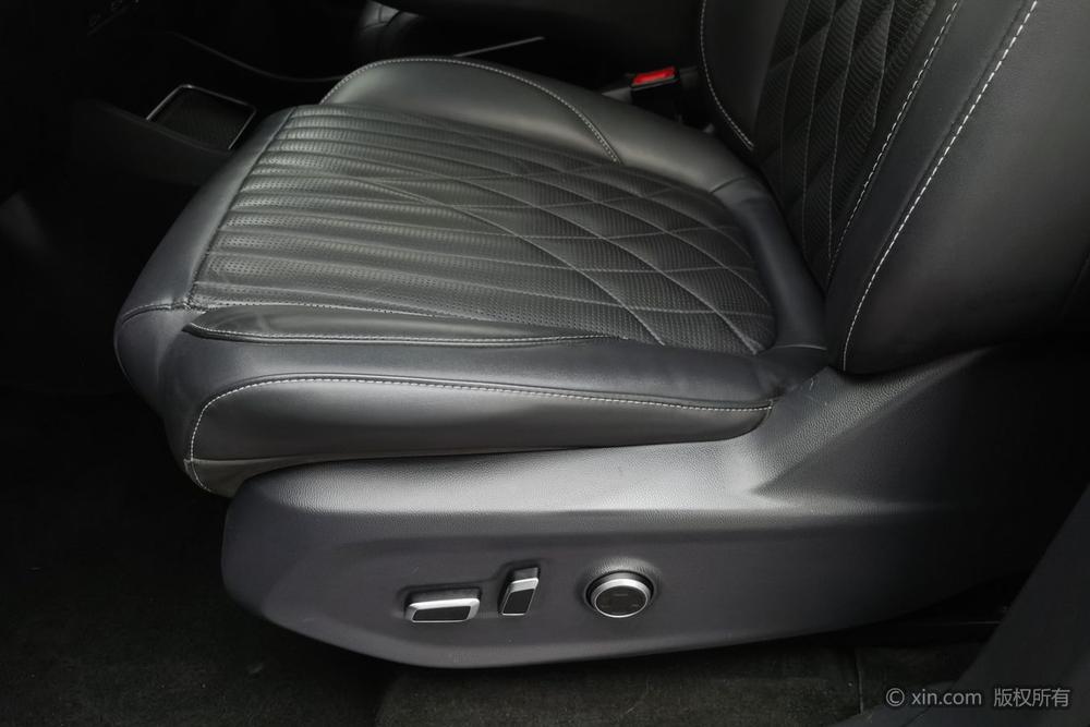 Maxus G90 2022 2.0T Star River 6-Passenger Edition – фото 18