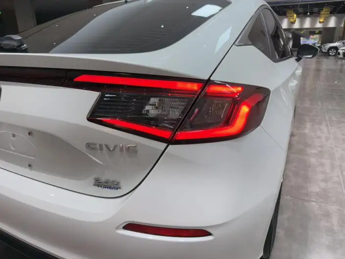 Honda Civic 2023 Model HATCHBACK 240TURBO CVT Extreme Leap Edition – фото 10
