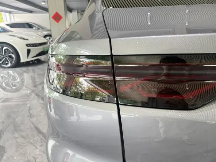 BYD Han DM 2022 Model DM-i 121KM Exclusive Model – фото 9