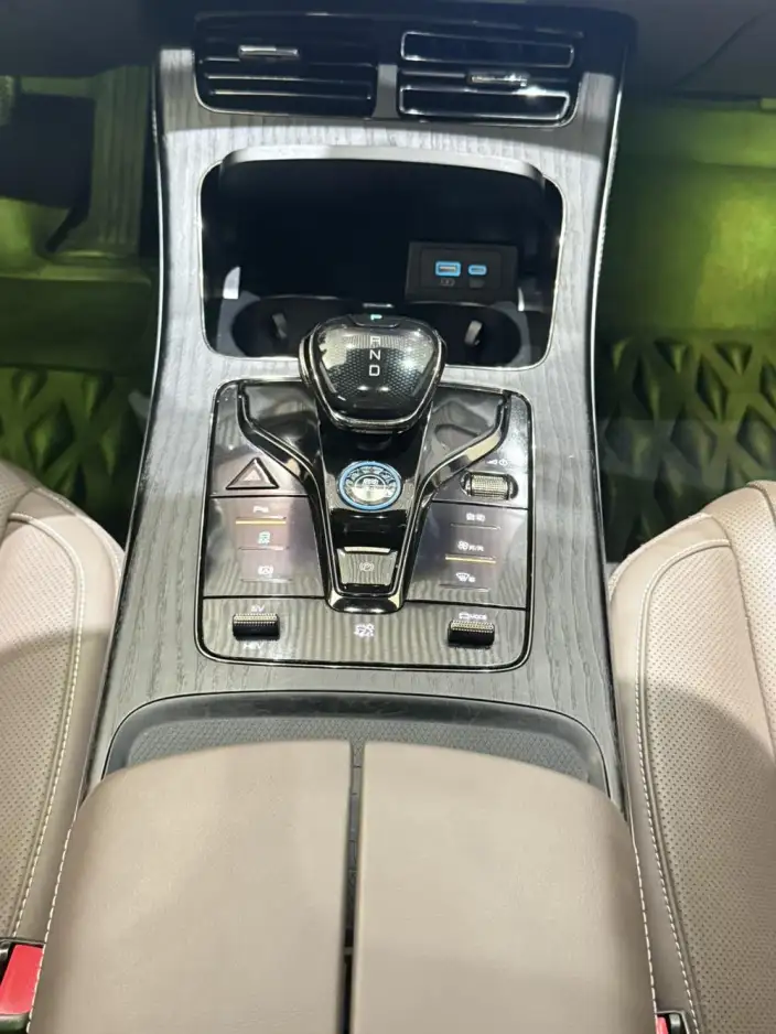 BYD Han DM 2022 Model DM-i 121KM Exclusive Model – фото 10