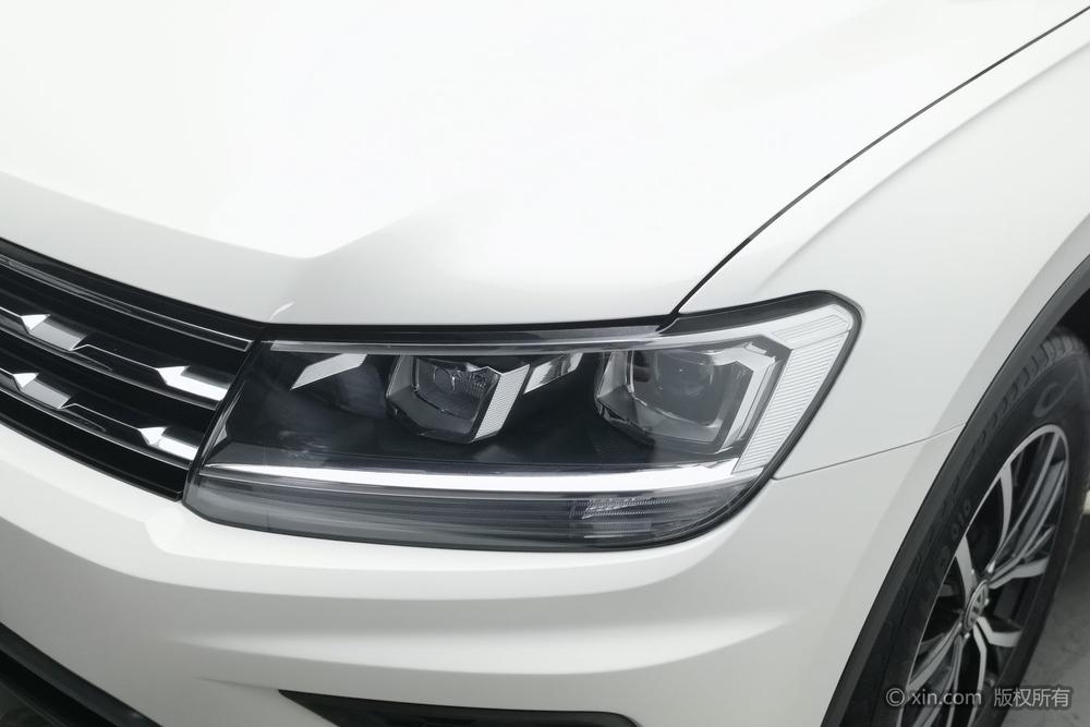 Volkswagen Tiguan L 2018 330 TSI Automatic FWD Luxury – фото 7