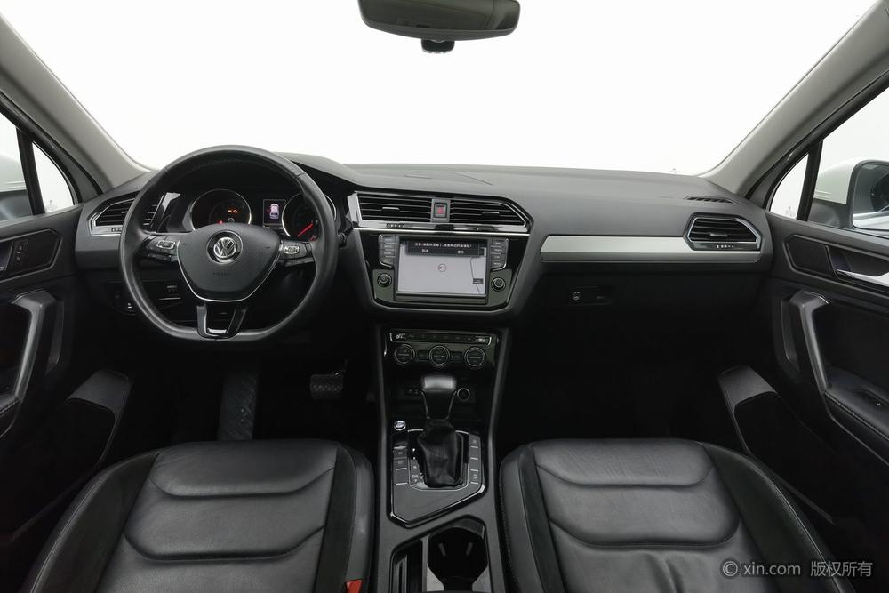 Volkswagen Tiguan L 2018 330 TSI Automatic FWD Luxury – фото 13
