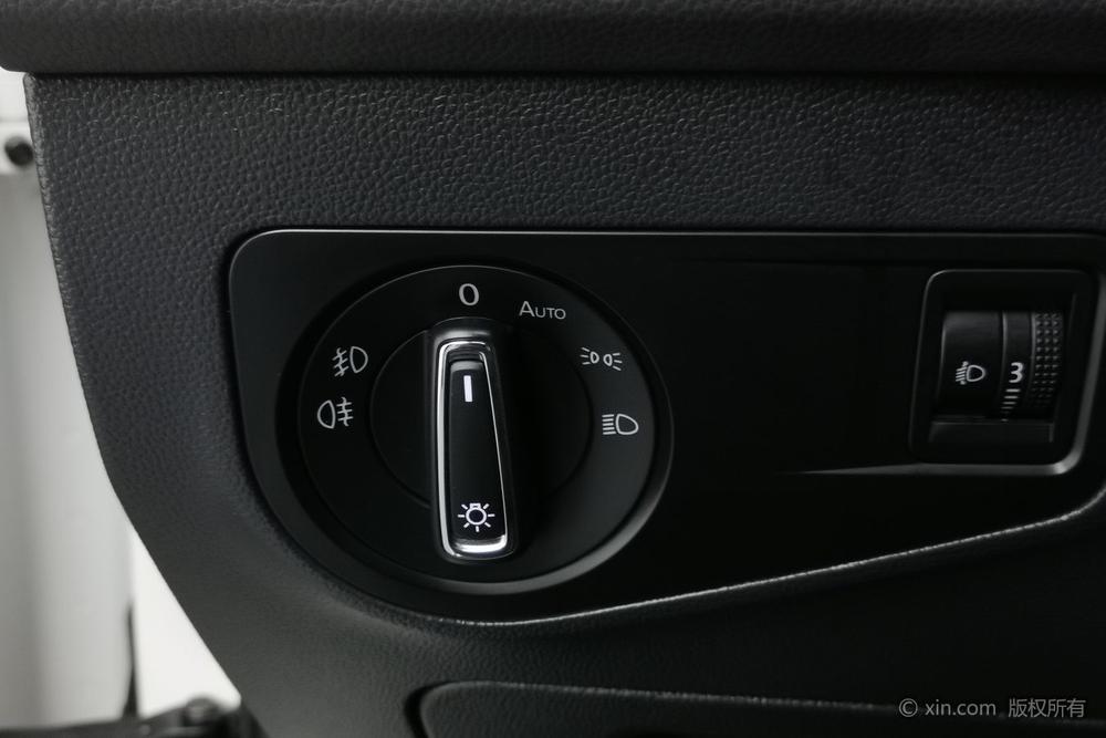 Volkswagen Tiguan L 2018 330 TSI Automatic FWD Luxury – фото 16