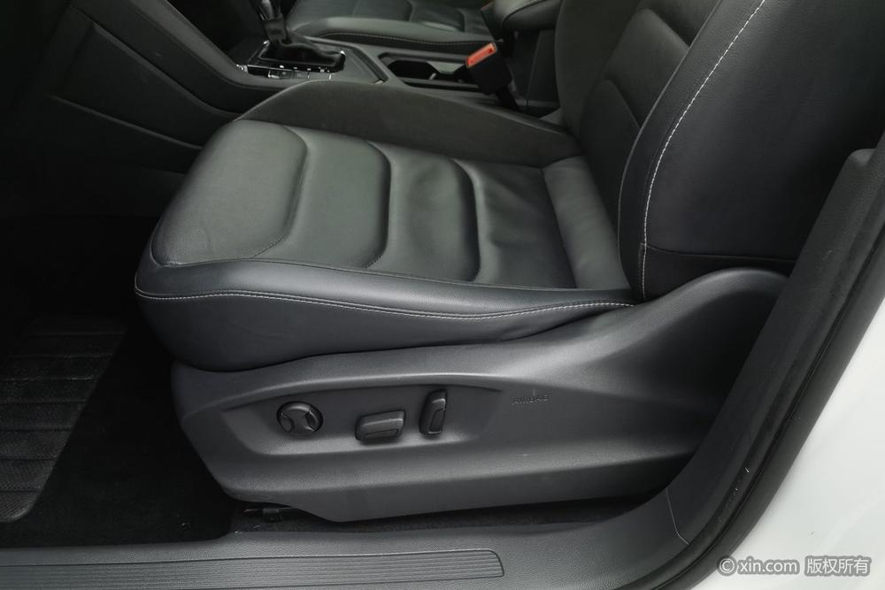 Volkswagen Tiguan L 2018 330 TSI Automatic FWD Luxury – фото 18