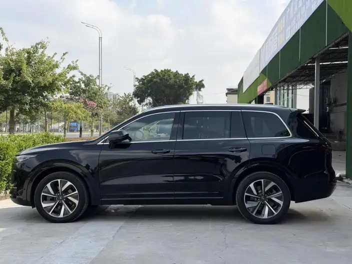 Li Auto ONE 2021 Model Extended Range 6 seat Edition – фото 4