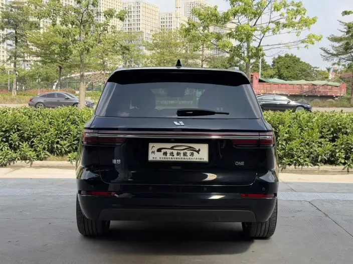 Li Auto ONE 2021 Model Extended Range 6 seat Edition – фото 6