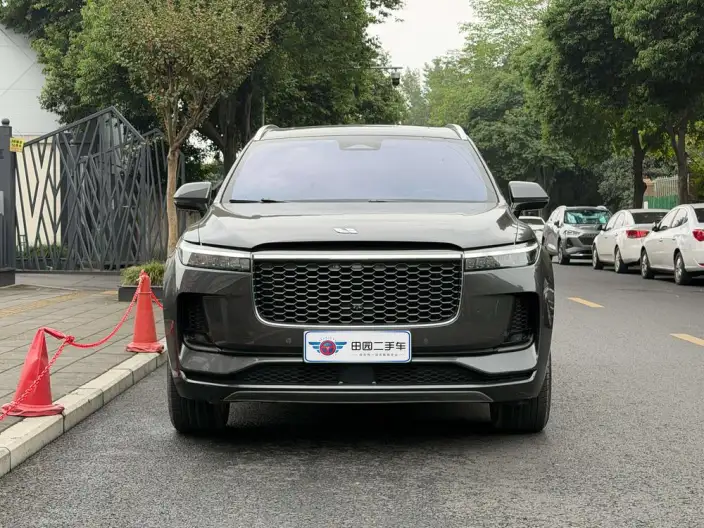 Li Auto ONE 2021 Model Extended Range 6 seat Edition – фото 2