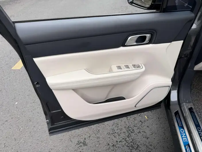 Li Auto ONE 2021 Model Extended Range 6 seat Edition – фото 6