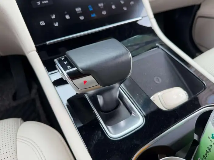 Li Auto ONE 2021 Model Extended Range 6 seat Edition – фото 10