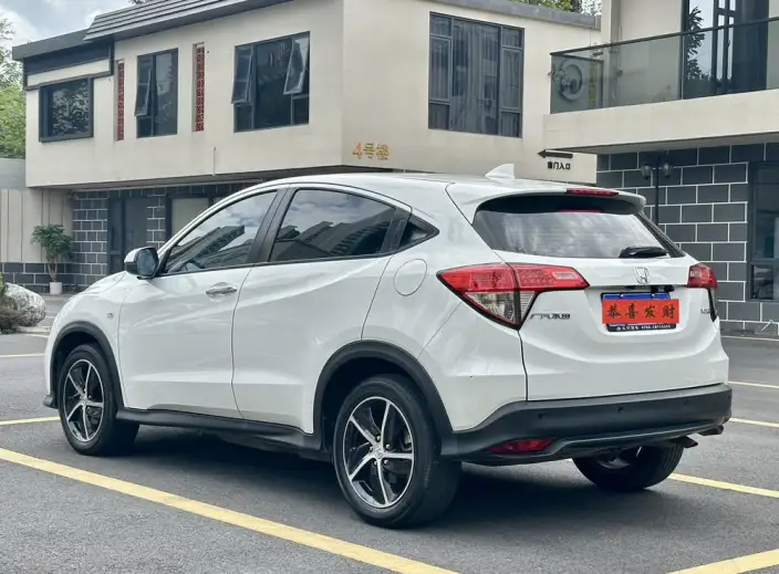 Honda Vezel 2022 Model 1.5L CVT Elite Smart Edition – фото 5