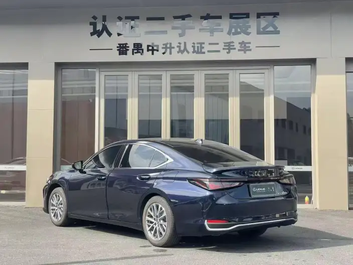 Lexus ES 2025 Model 300h Premium