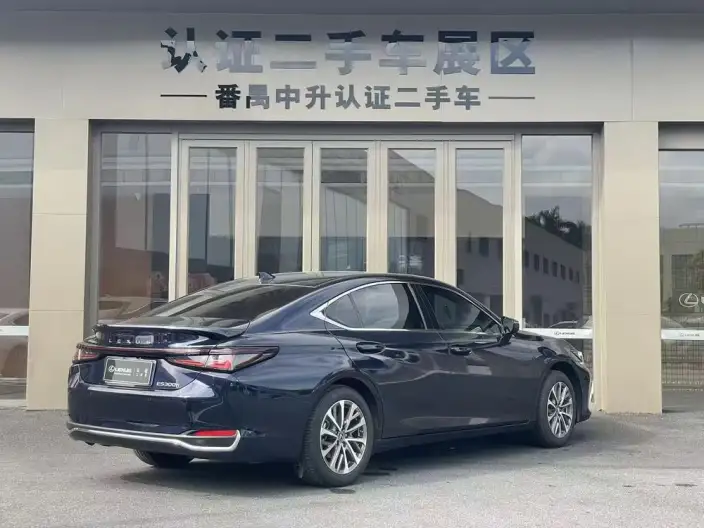 Lexus ES 2025 Model 300h Premium – фото 6