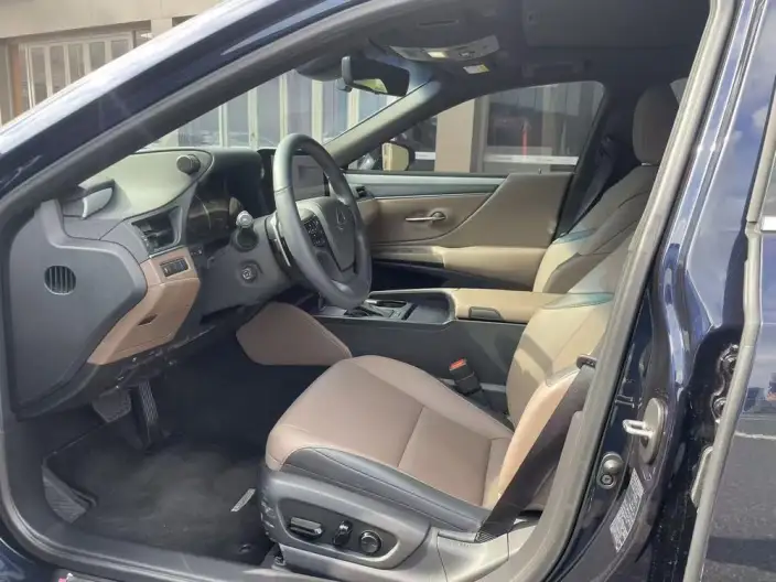 Lexus ES 2025 Model 300h Premium – фото 8
